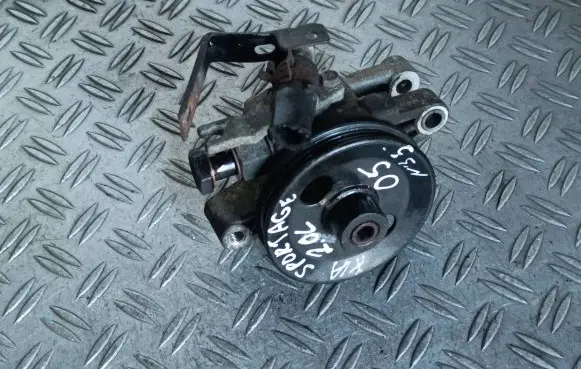 KIA Sportage Power steering pump 571002E000