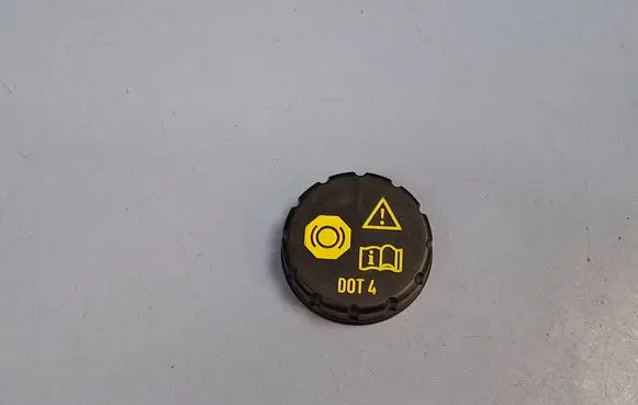 Volkswagen Golf VII Brake fluid reservoir 32669438