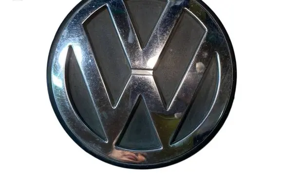 Volkswagen II LT Manufacturer badge logo/emblem 2D1853601