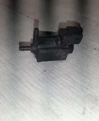 Volvo S80 Turbo solenoid valve 30611668 03T300 72224010
