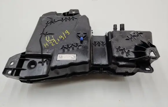 Volkswagen Tiguan AdBlue liquid reservoir 5WA131969 5QS131877