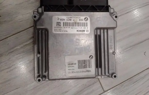 BMW 5 E60 E61 Engine control unit/module ECU 0281014572