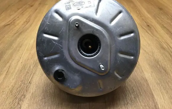 Land Rover Discovery 5 Brake booster JPLA2B195AB