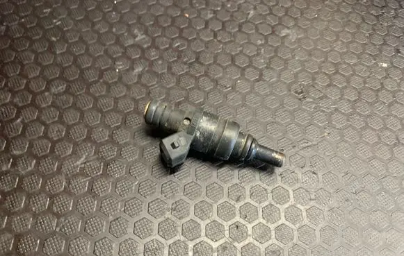 BMW 3 E46 Fuel injector 1427240