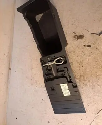 BMW X6 M Glove box in trunk 6981050