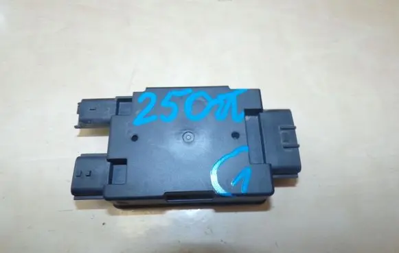 Opel Movano B Fuel pump relay 169107893R