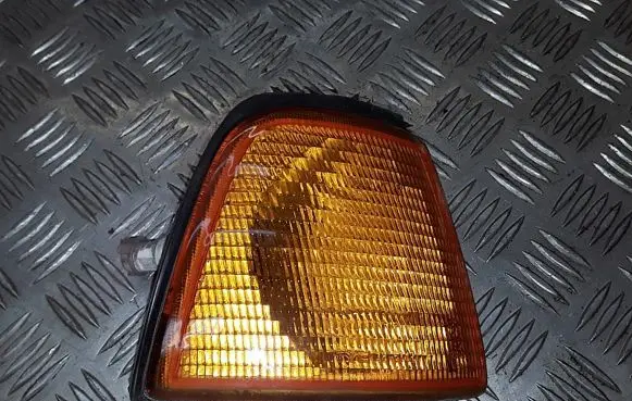 Audi 80 90 B3 Front indicator light 185143B