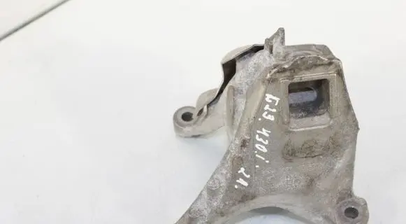 BMW 4 G22 G23 G24 G26 Engine mounting bracket 6876206 21838347 AC46000