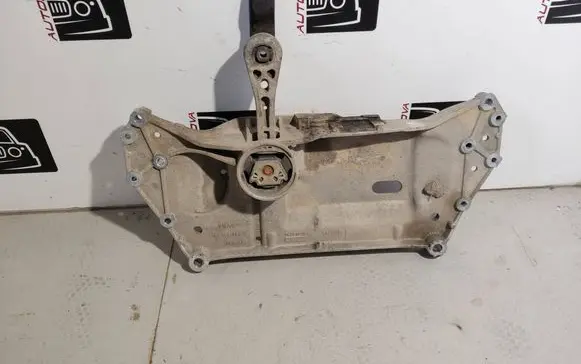 Volkswagen Touran II Front subframe 1K0199369F