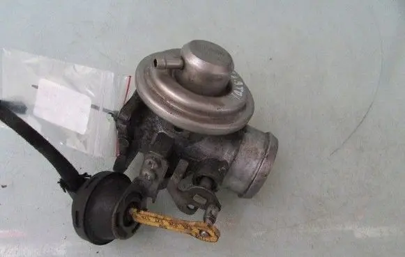 Volkswagen Golf IV EGR thermostat 038