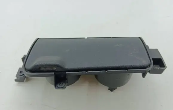 Cup holder front
