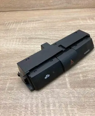 Toyota Corolla Verso AR10 Hazard light switch 153965