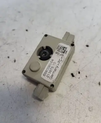 BMW 5 E60 E61 Aerial antenna amplifier 6990090