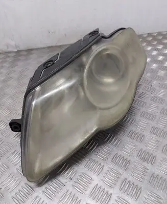 Volkswagen PASSAT B6 Headlight/headlamp 10224