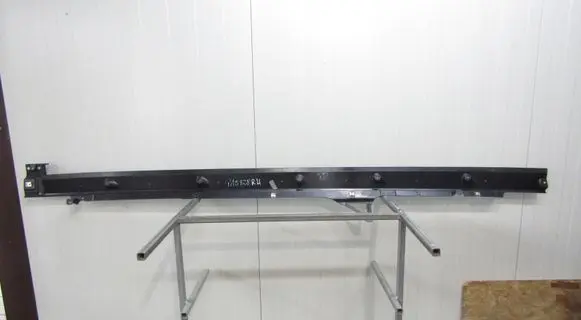 Front sill (body part)