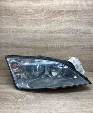 Ford Mondeo MK I Headlight/headlamp 1S7113005AK 0301174202 1305235545