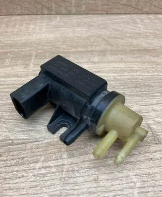Volkswagen PASSAT B6 Turbo solenoid valve 1K0906627A