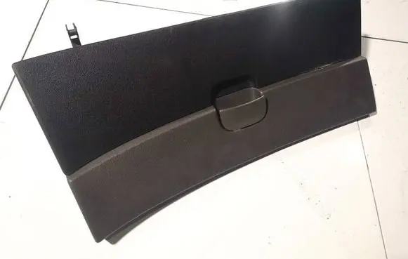 Nissan Qashqai Glove box