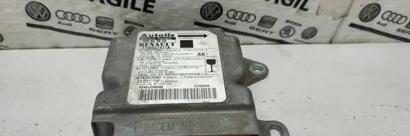 Renault Scenic I Airbag control unit/module 7700437471A 9245LE08949 550803800