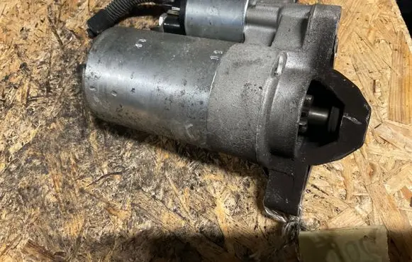 Peugeot 207 CC Starter motor