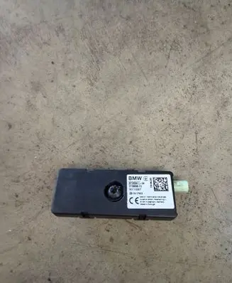 BMW 2 F44 Aerial antenna amplifier 8795941