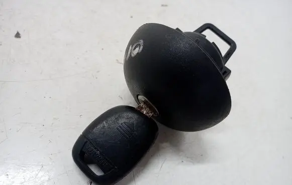 Renault Clio II Fuel tank filler cap