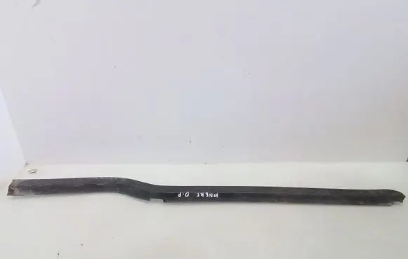 Front door glass trim molding
