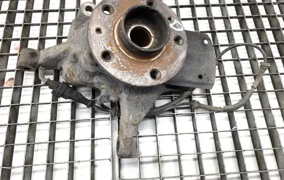 Opel Vivaro Front wheel hub spindle knuckle 
