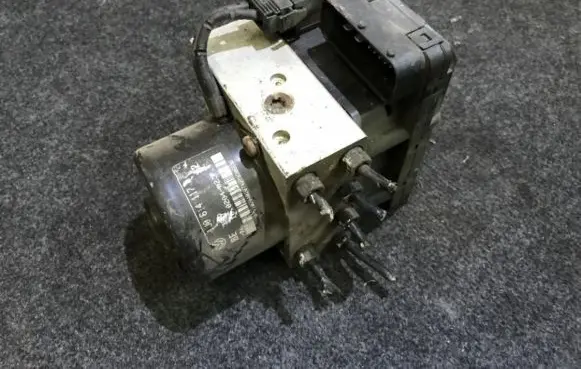Volkswagen Golf IV ABS Pump 1j0907379p 100949-03313