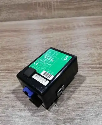 Toyota Auris 150 Door central lock control unit/module 8974002010 61B301000