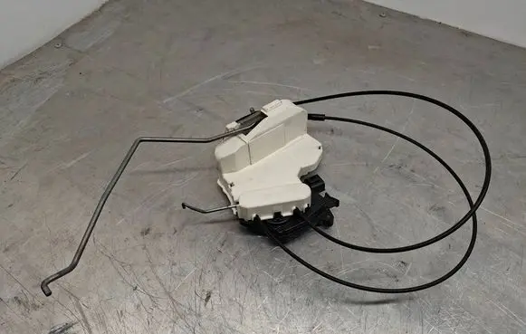 Peugeot iOn Front door lock 