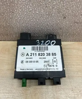 Mercedes-Benz CLS C219 Keyless (KESSY) go control unit/module A2118203885
