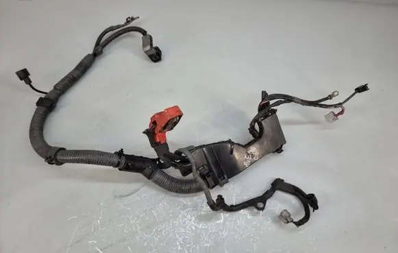 Toyota Avensis T270 Positive cable (battery) 828150f030