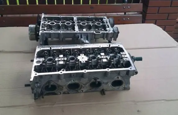 Volkswagen Tiguan Engine head 03C103358BA