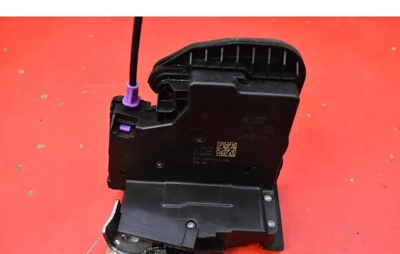 Opel Insignia A Rear door lock 13598364