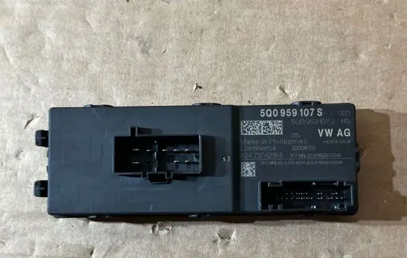 Audi Q3 F3 Tailgate/trunk control unit/module 5Q0959107S 5Q0959107J
