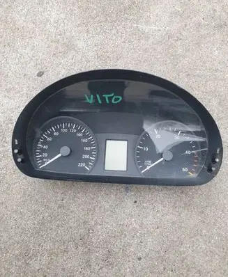 Mercedes-Benz Vito Viano W639 Speedometer (instrument cluster) 8810012040