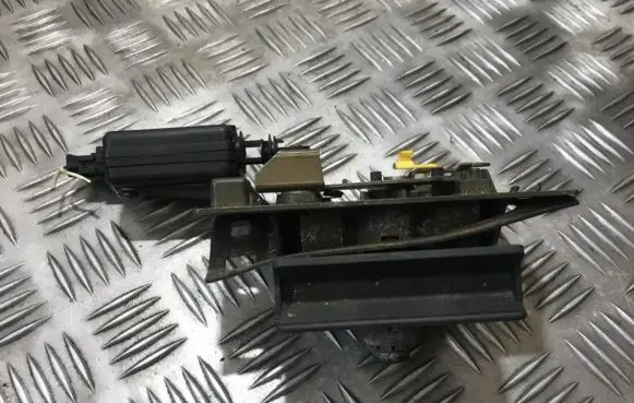 Renault Safrane Tailgate/trunk/boot exterior handle
