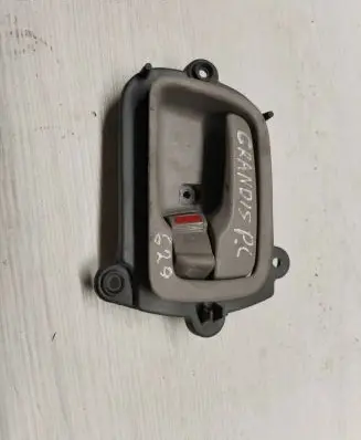 Mitsubishi Grandis Front door interior handle MN105359