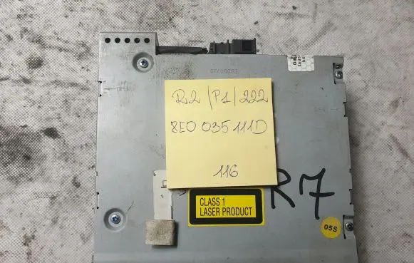 Audi A4 S4 B7 8E 8H CD/DVD changer 8E0035111D