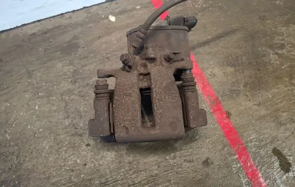 Rear brake caliper