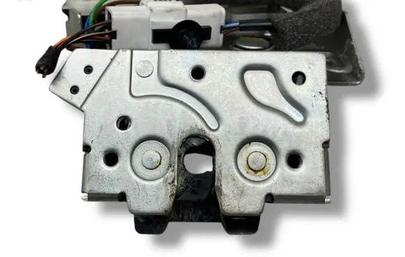 Loading door lock
