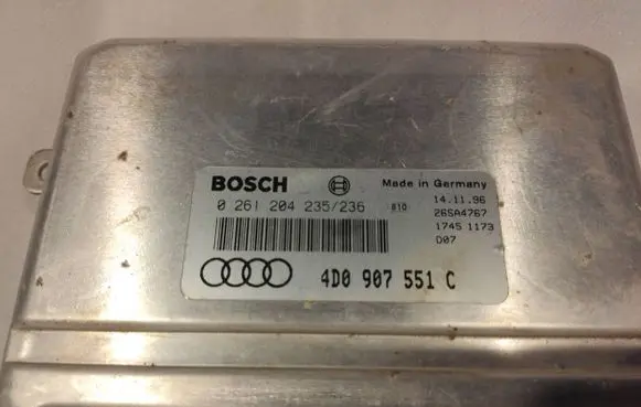 Audi A8 S8 D2 4D Engine control unit/module 4D0907551C 26SA4767 0261204235