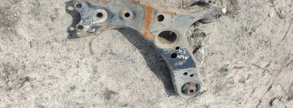 Toyota Avensis T270 Front lower control arm/wishbone