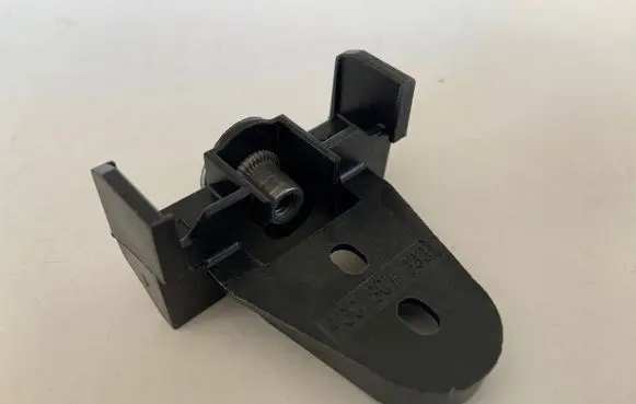 Audi A6 S6 C7 4G Front bumper mounting bracket 4G0807333