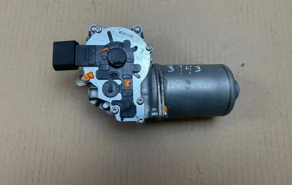 BMW X1 E84 Wiper motor 2992465