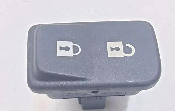Volvo V50 Central locking switch button 0565832 30669958 30669957