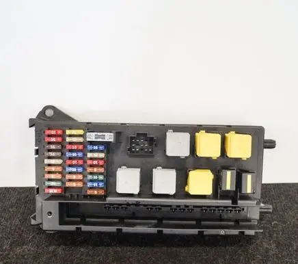 Volkswagen Crafter Fuse box set 9065450201