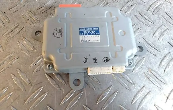 Toyota RAV 4 (XA40) Battery control module 8989248050