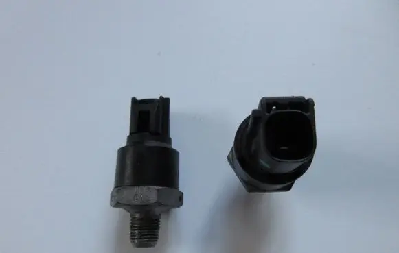 Toyota Yaris Oil pressure sensor 